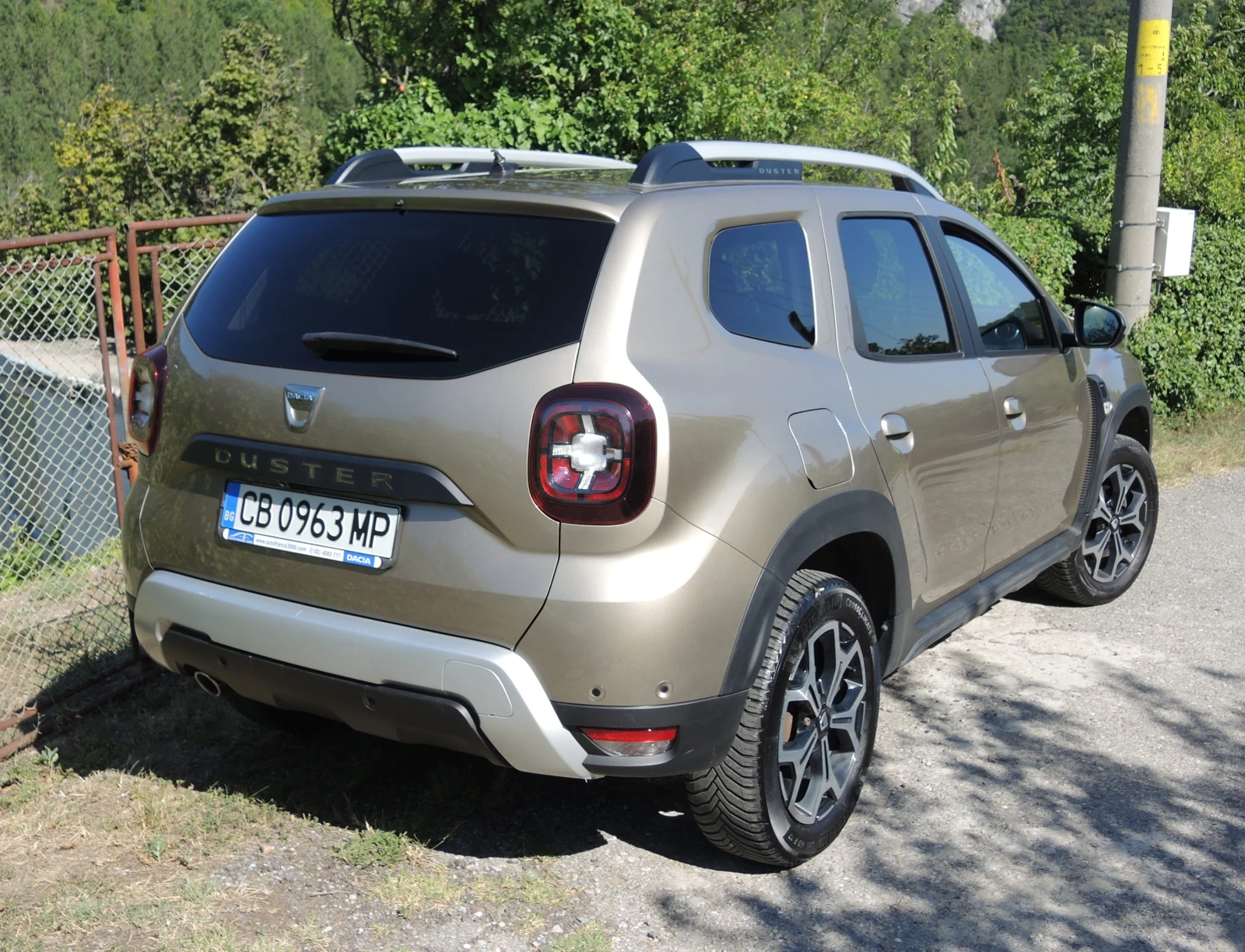 Dacia Duster 1.5dCi 4х4 Prestige, снимка 4 - Автомобили и джипове - 55596370