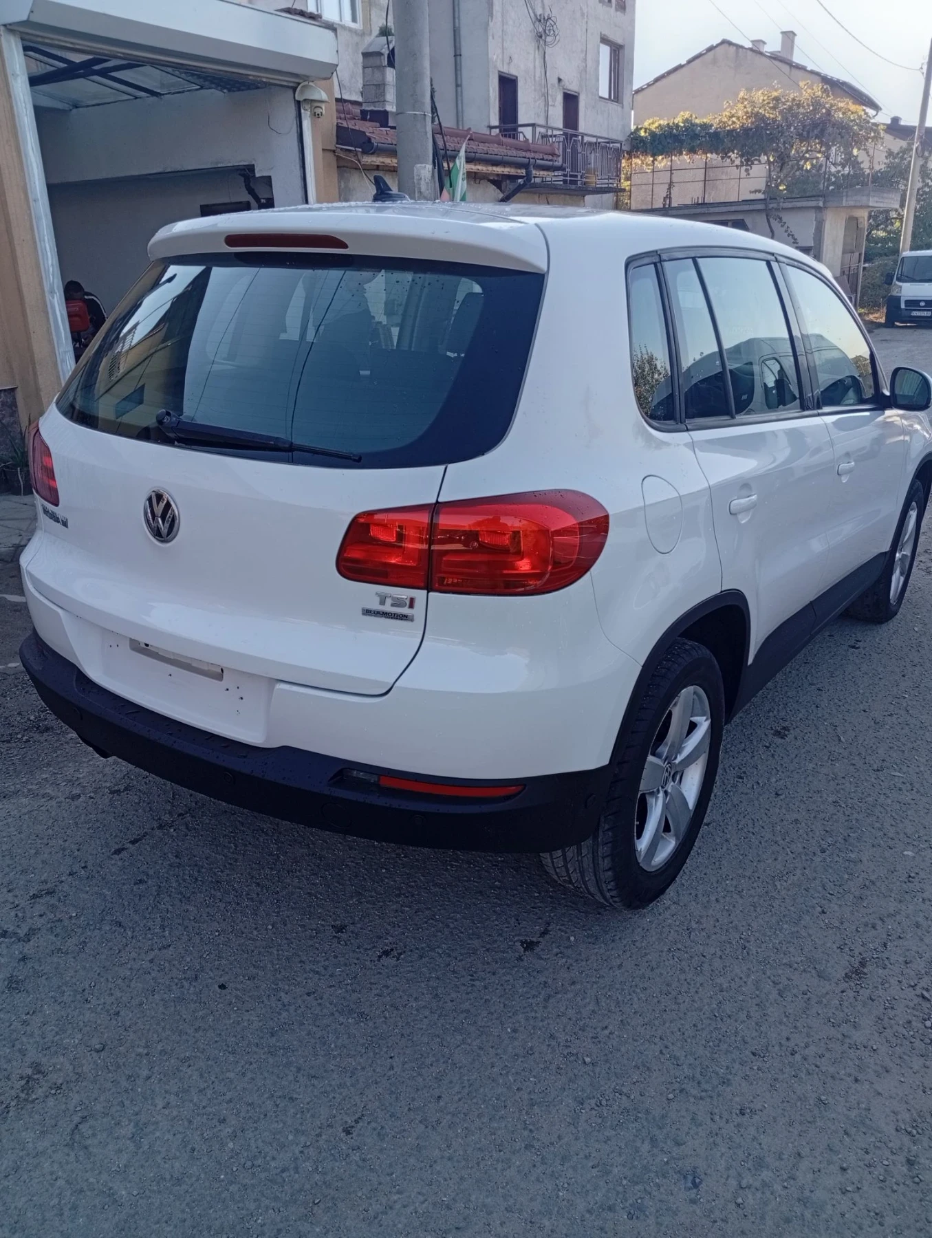 VW Tiguan Бензин 120кс топ, снимка 5 - Автомобили и джипове - 56659359