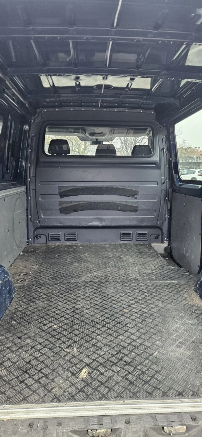 VW Crafter 2.2d, 109к.с., снимка 9 - Бусове и автобуси - 53250178