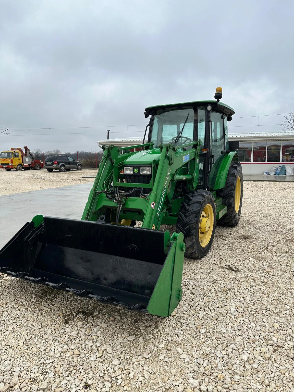 Трактор John Deere 5083 E - изображение 2