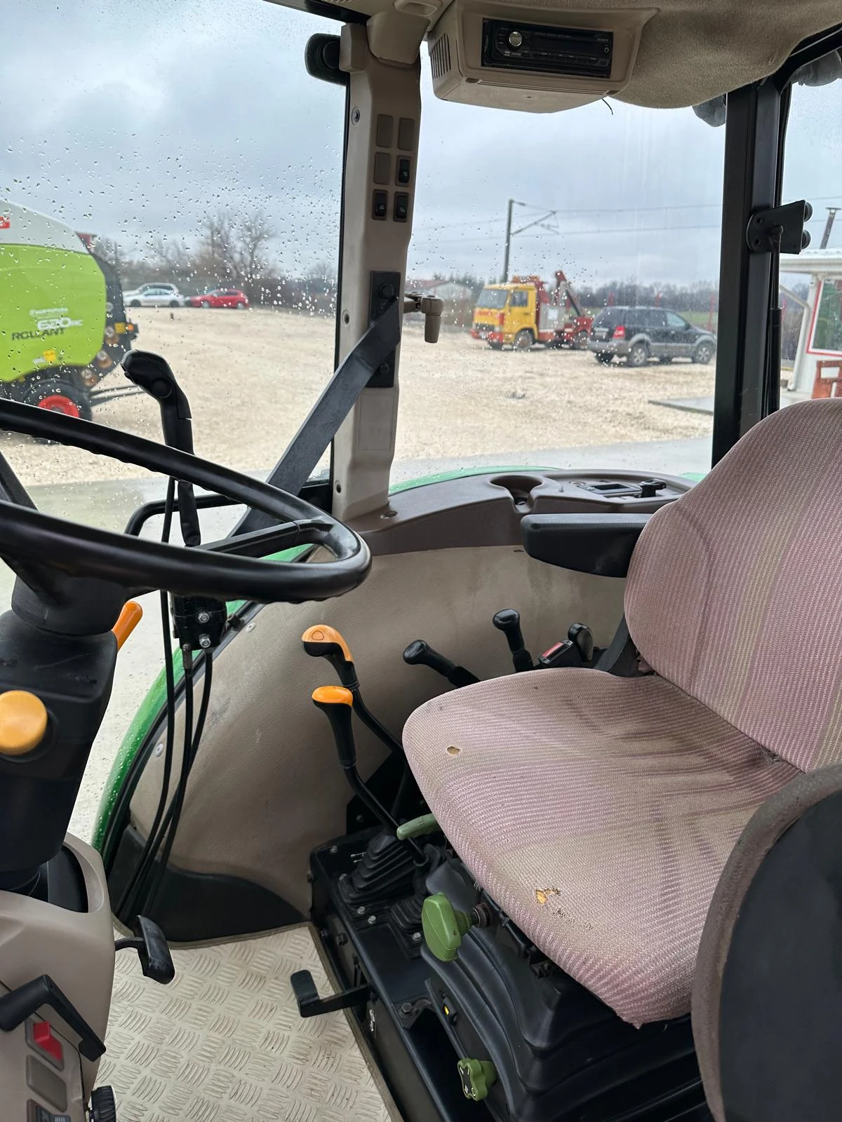 Трактор John Deere 5083 E - изображение 7