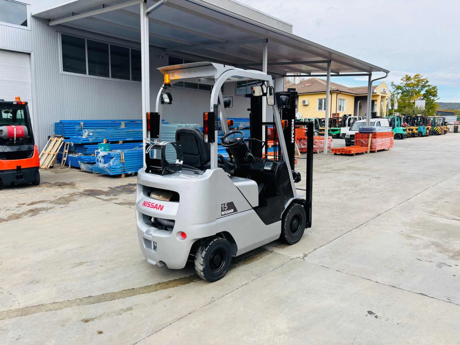  Nissan  ,   | Mobile.bg   4