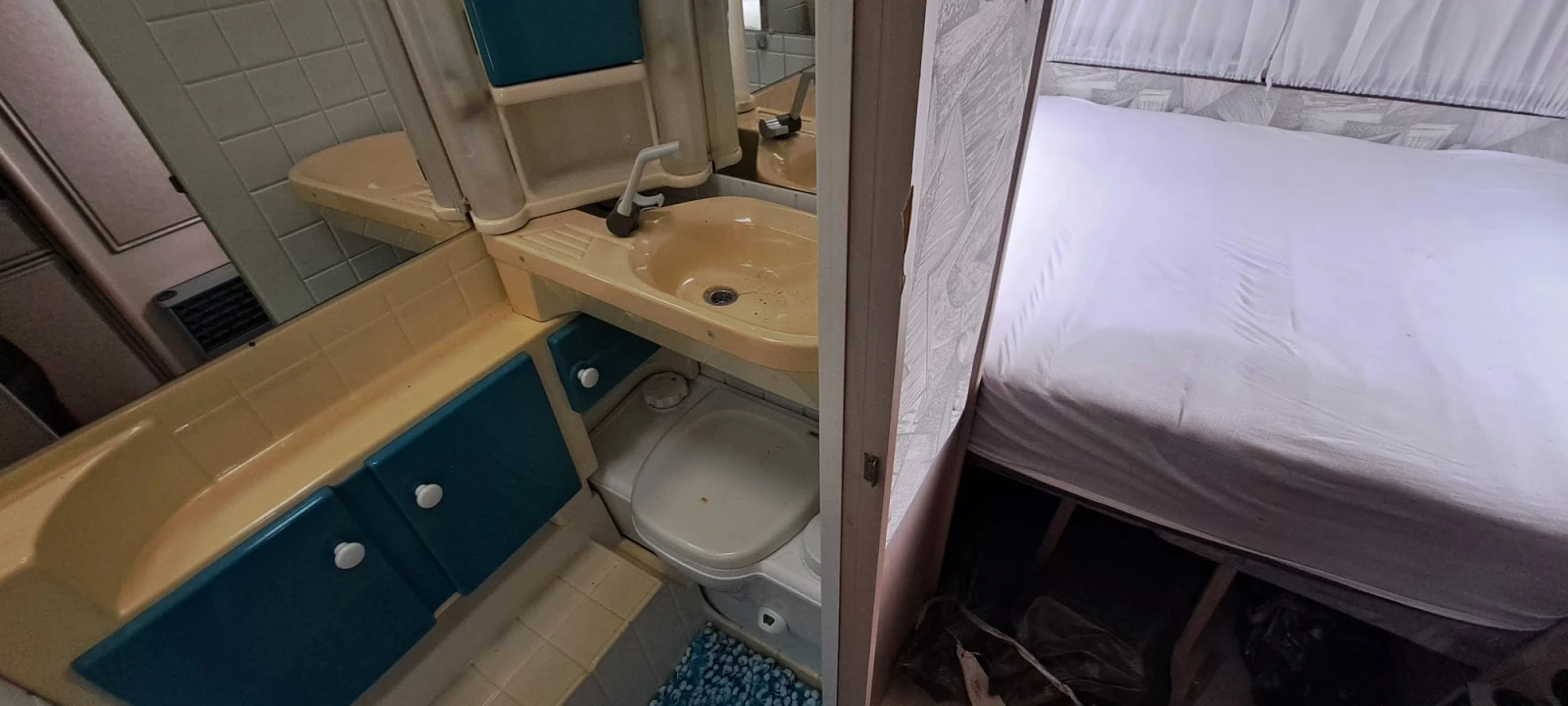 Каравана Dethleffs 460, снимка 10 - Каравани и кемпери - 54020386