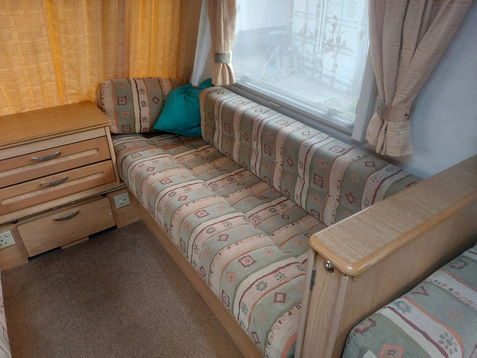 Каравана Eldis Avante , снимка 14 - Каравани и кемпери - 54138179