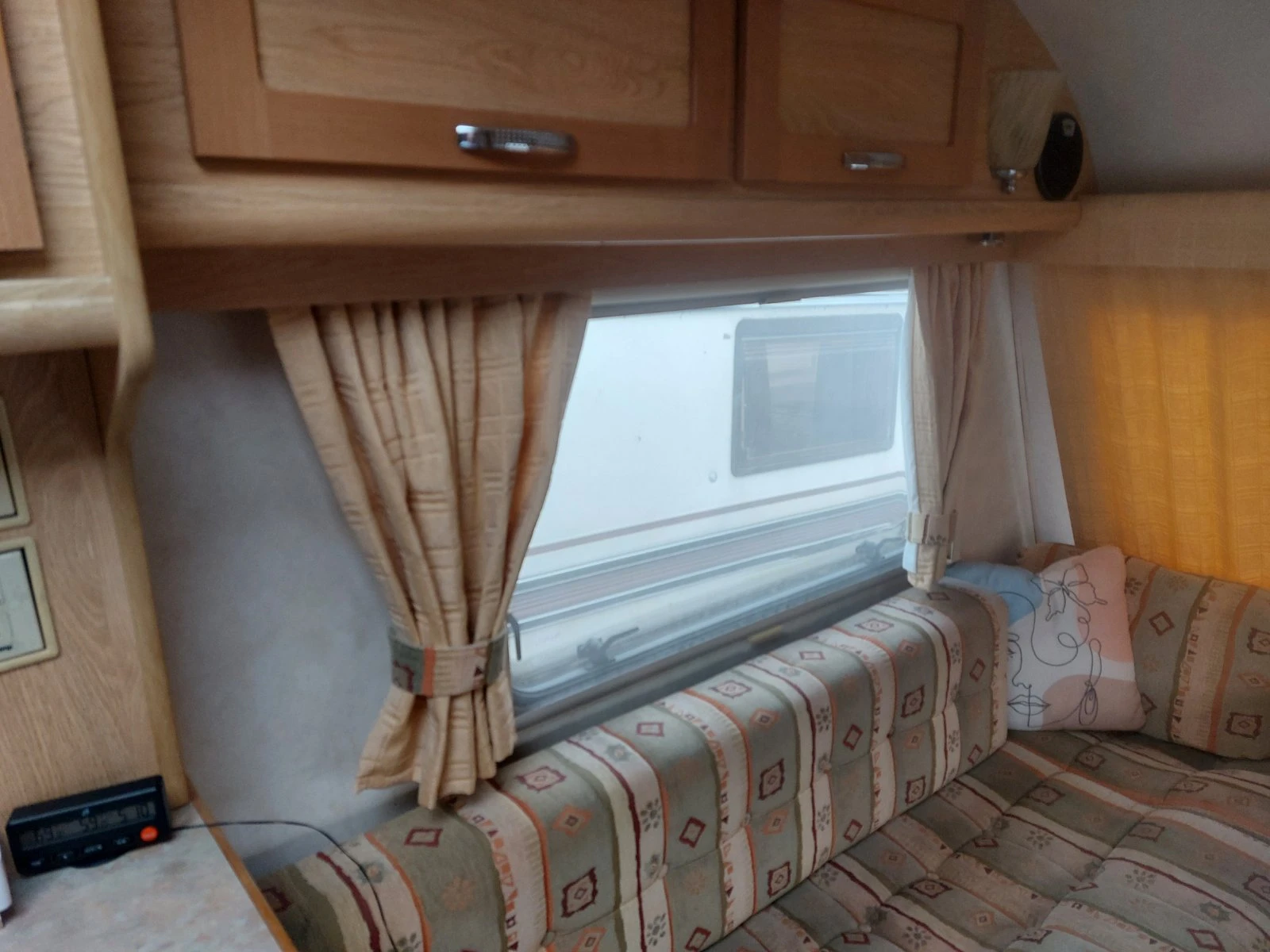 Каравана Eldis Avante , снимка 8 - Каравани и кемпери - 54138179