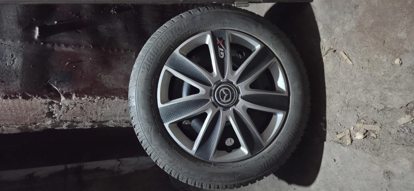 Гуми с джанти Bridgestone 205/55R16, снимка 6 - Гуми и джанти - 55211534