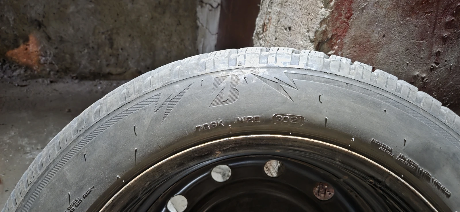 Гуми с джанти Bridgestone 205/55R16, снимка 4 - Гуми и джанти - 55211534