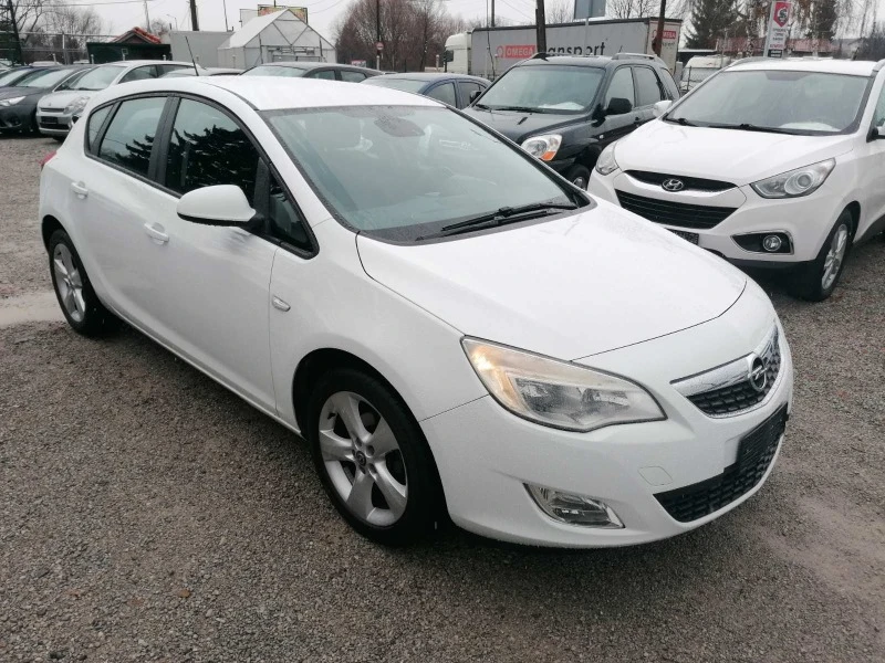 Opel Astra 1.4, снимка 5 - Автомобили и джипове - 43758846