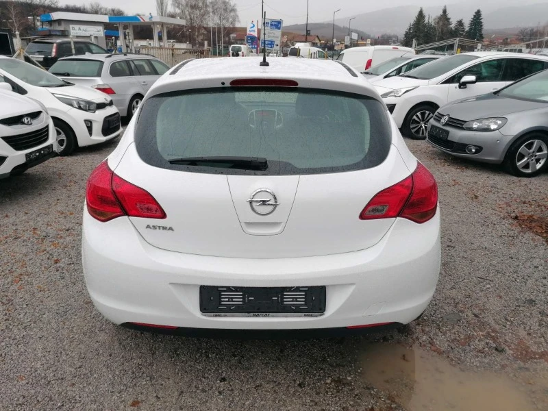 Opel Astra 1.4, снимка 4 - Автомобили и джипове - 43758846