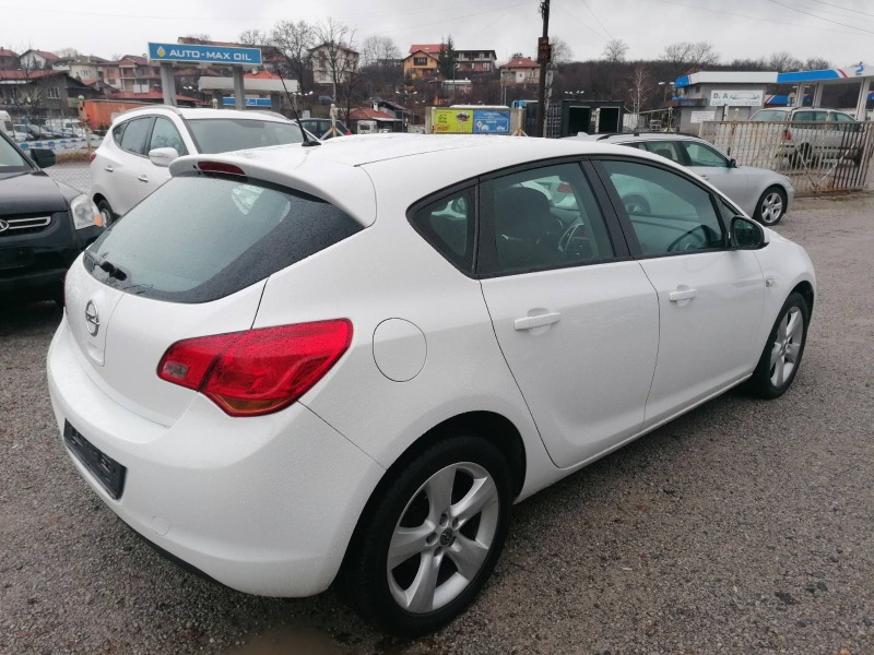 Opel Astra 1.4, снимка 6 - Автомобили и джипове - 43758846