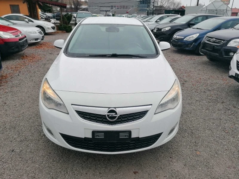 Opel Astra 1.4, снимка 2 - Автомобили и джипове - 43758846