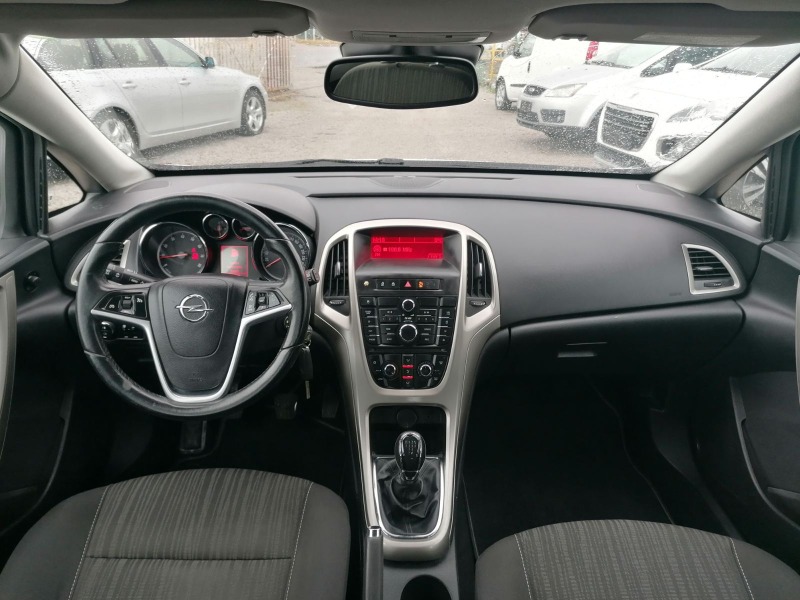 Opel Astra 1.4, снимка 9 - Автомобили и джипове - 43758846