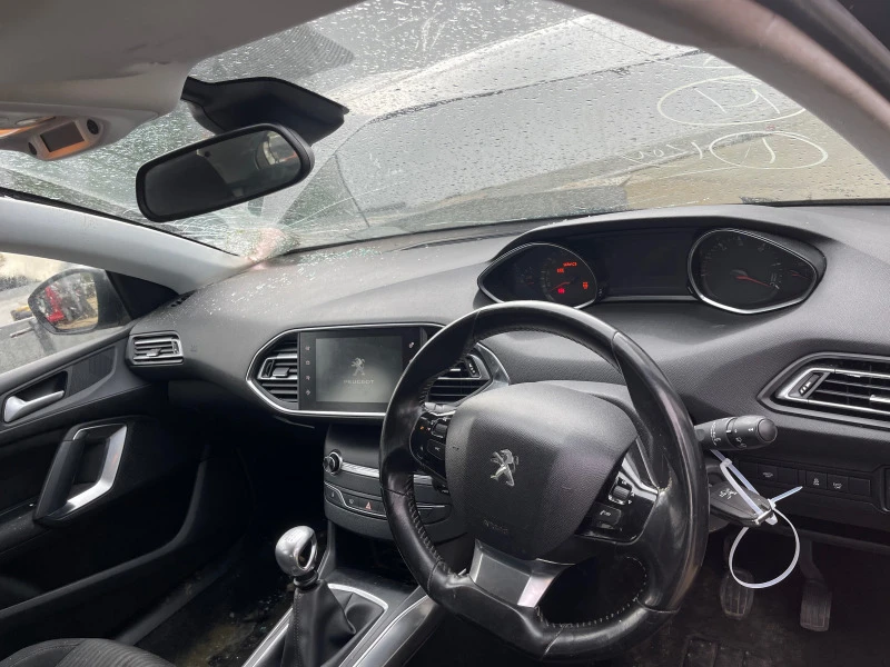 Peugeot 308 1.6 Ehdi, снимка 6 - Автомобили и джипове - 44745045