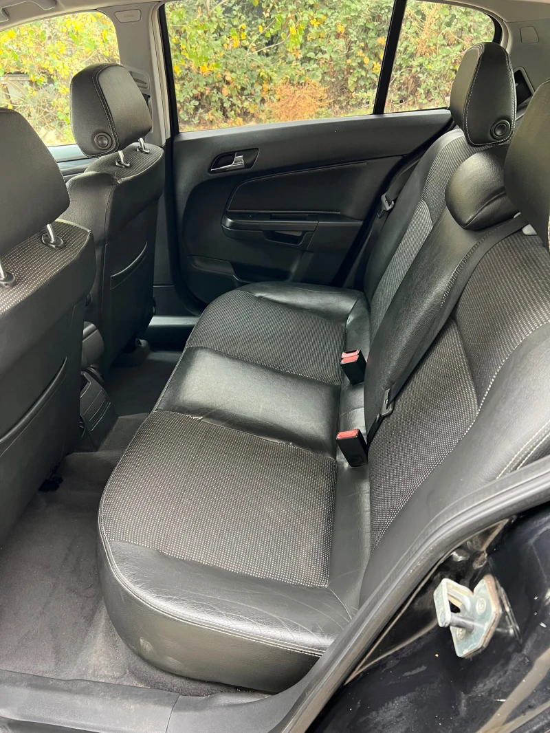 Opel Astra 1.7CDTI, снимка 12 - Автомобили и джипове - 52622478