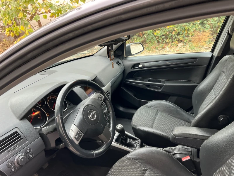 Opel Astra 1.7CDTI, снимка 9 - Автомобили и джипове - 52622478