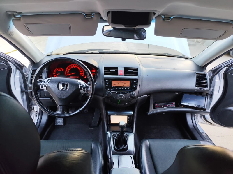 Honda Accord 2.4 Type S Шейцария, снимка 7 - Автомобили и джипове - 52503196