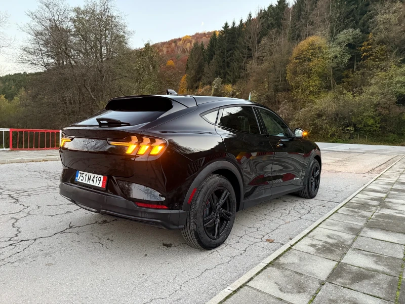 Ford Mustang Mach-E AWD, снимка 3 - Автомобили и джипове - 52518317