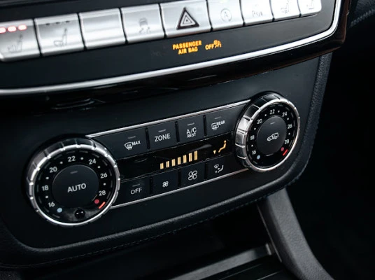 Mercedes-Benz GLE 450 AMG PACK* HARMAN* PANO* AIRMATIC* ОБДУХ* NAPPA* KE, снимка 12 - Автомобили и джипове - 53135698