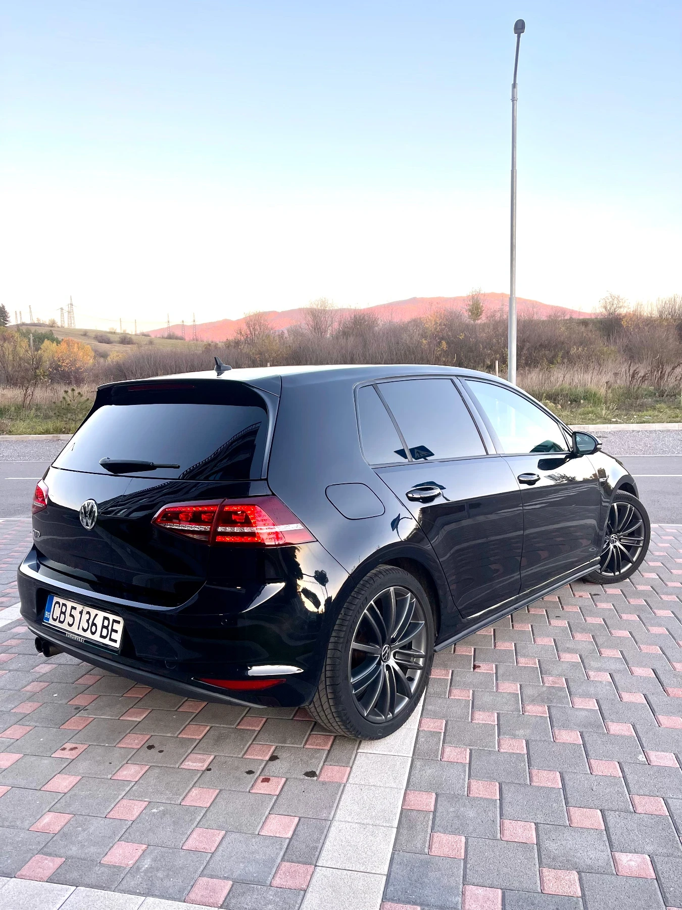 VW Golf 7 GTD, DSG - изображение 2