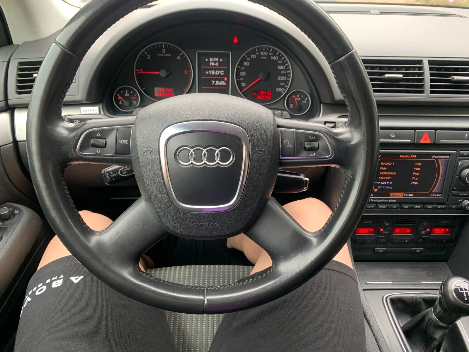 Audi A4 S line 2.0 TDI 170 к.с. - изображение 9