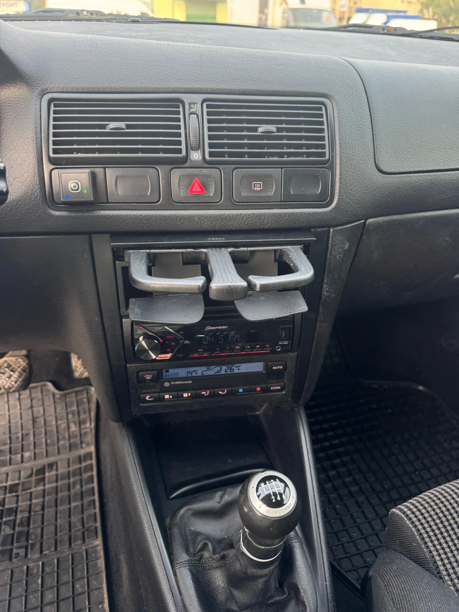 VW Golf 2.3/V5/4Х4/6-СКОРОСТИ/ГАЗ-БЕНЗИН - изображение 10