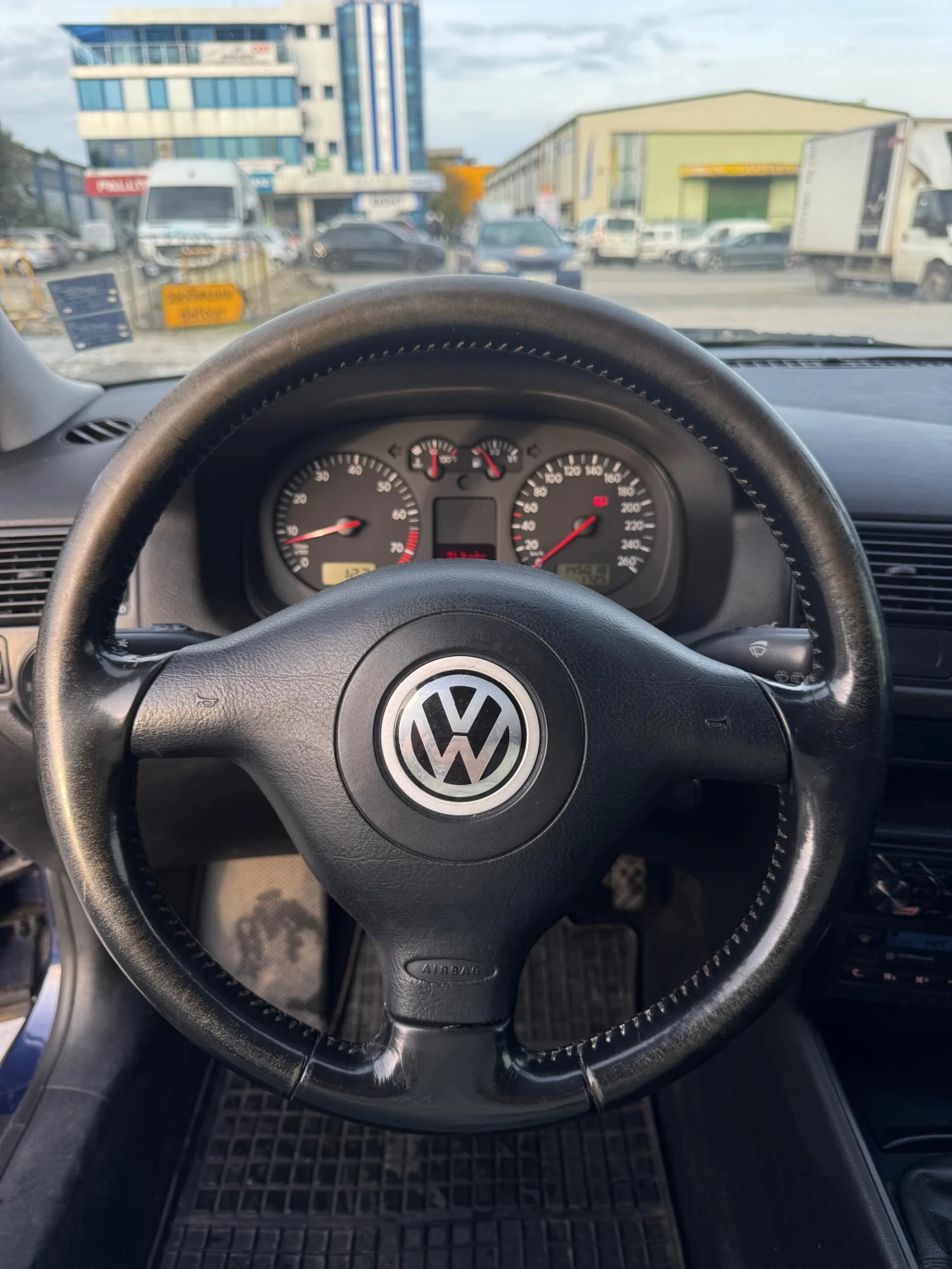 VW Golf 2.3/V5/4Х4/6-СКОРОСТИ/ГАЗ-БЕНЗИН - изображение 7