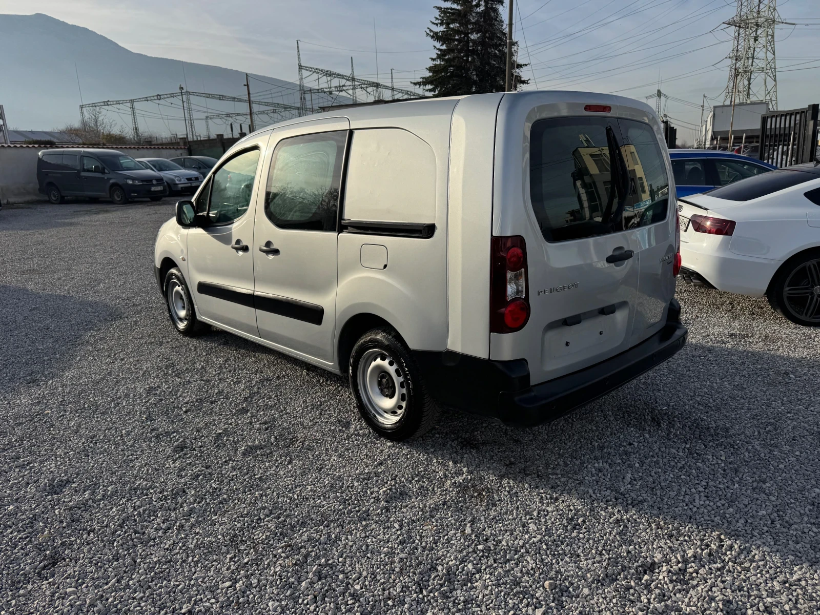 Peugeot Partner LONG* 4+ 1* KLIMA* 1.6hdi 99hp* 2017*  6*  | Mobile.bg   6