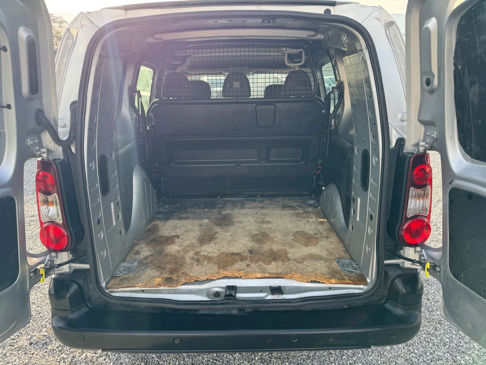 Peugeot Partner LONG* 4+ 1* KLIMA* 1.6hdi 99hp* 2017*  6*  | Mobile.bg   7