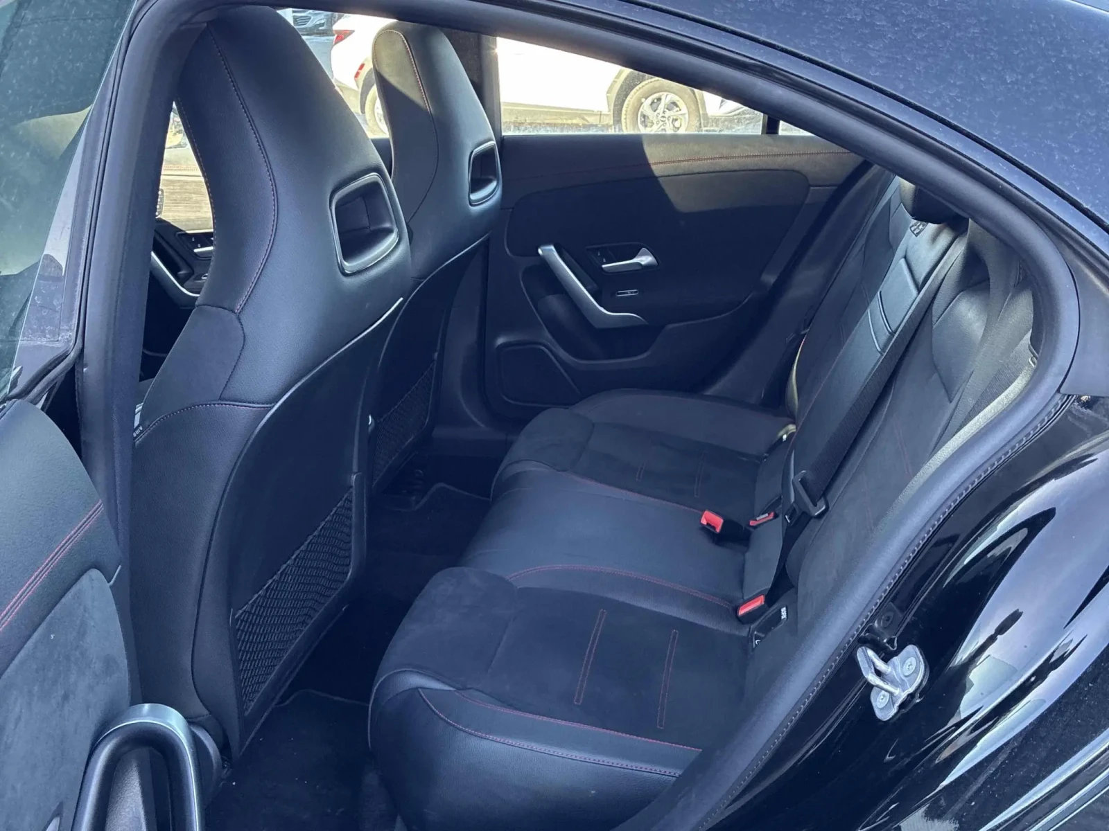 Mercedes-Benz CLA 250 LED/DIS/360/AMBIENT/, снимка 9 - Автомобили и джипове - 53810299