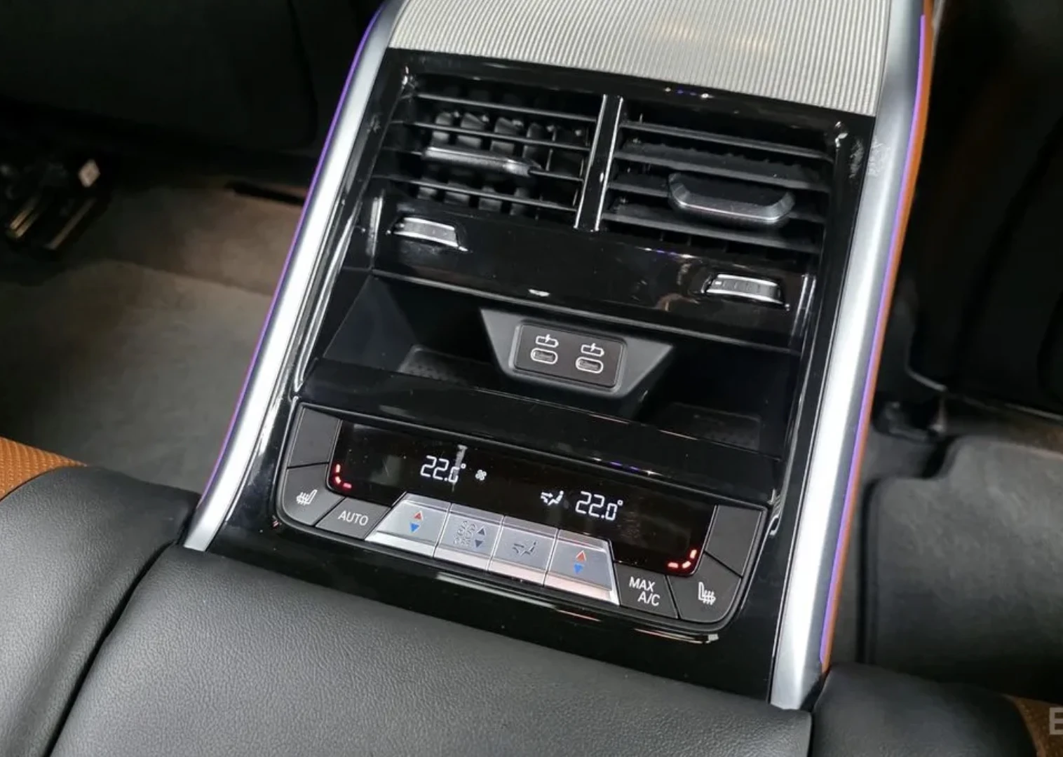 BMW 840 XDRIVE* M SPORT* Keyless* Premium audio* PANO* Mem, снимка 14 - Автомобили и джипове - 54034180