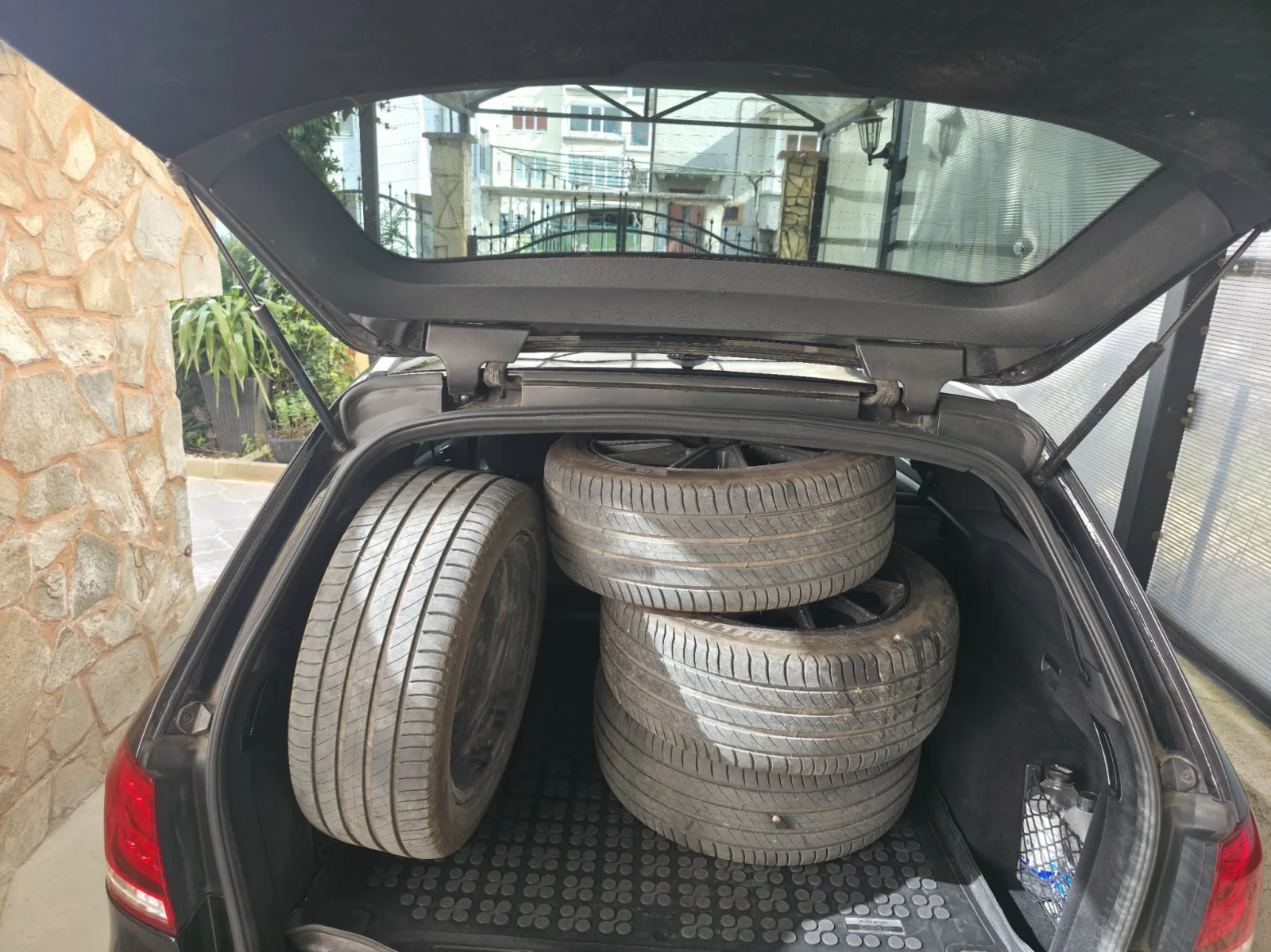 Mercedes-Benz E 350 AMG, снимка 14 - Автомобили и джипове - 54159669