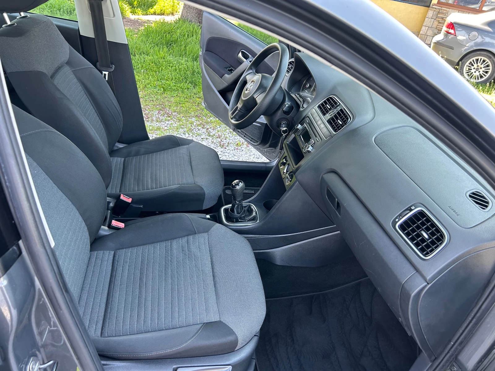 VW Polo 1.6TDI EURO5B, снимка 13 - Автомобили и джипове - 54342379