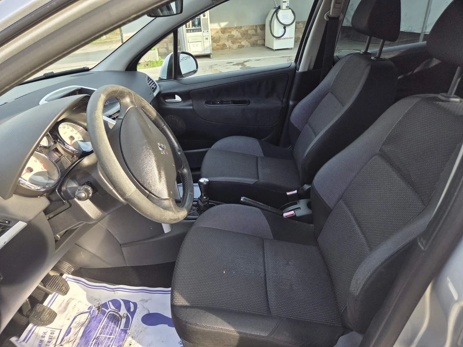 Peugeot 207, снимка 8 - Автомобили и джипове - 54416276