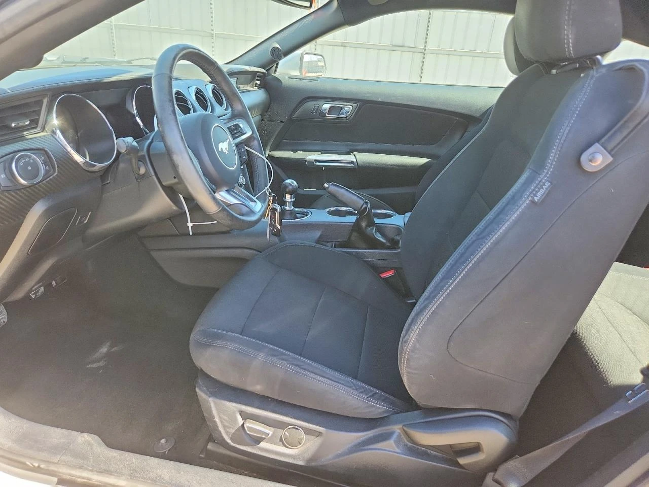 Ford Mustang 3.7L Fastback V6, снимка 7 - Автомобили и джипове - 54483585