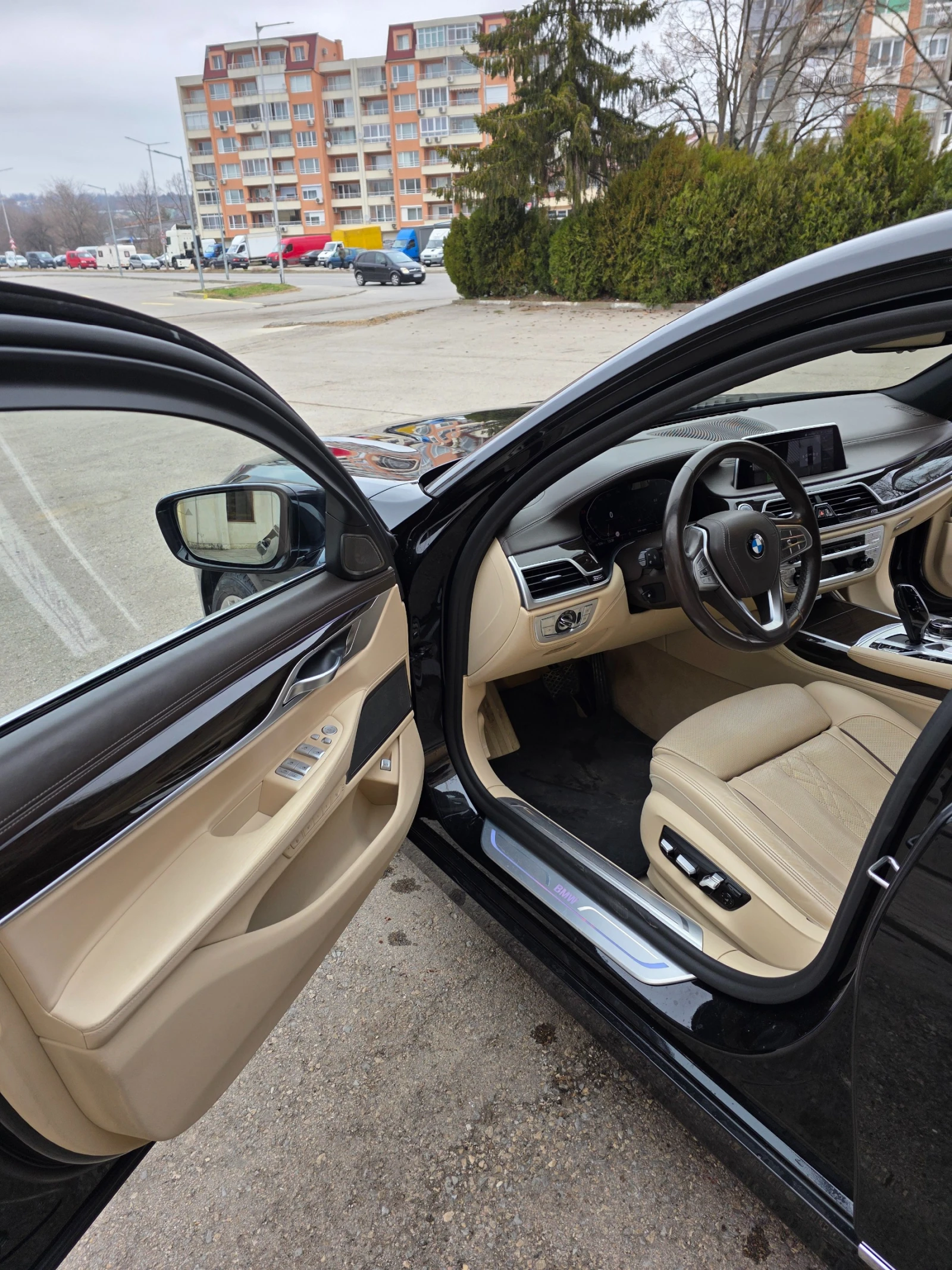 BMW 730 X-drive в Гаранция, снимка 11 - Автомобили и джипове - 54522674
