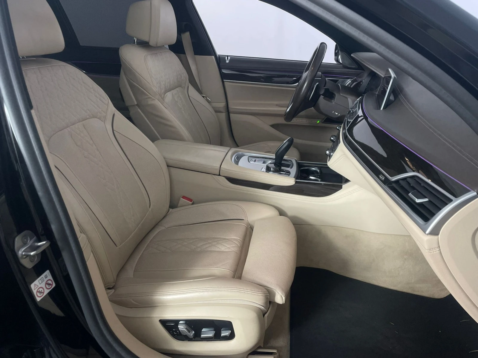 BMW 730 X-drive в Гаранция, снимка 15 - Автомобили и джипове - 54522674
