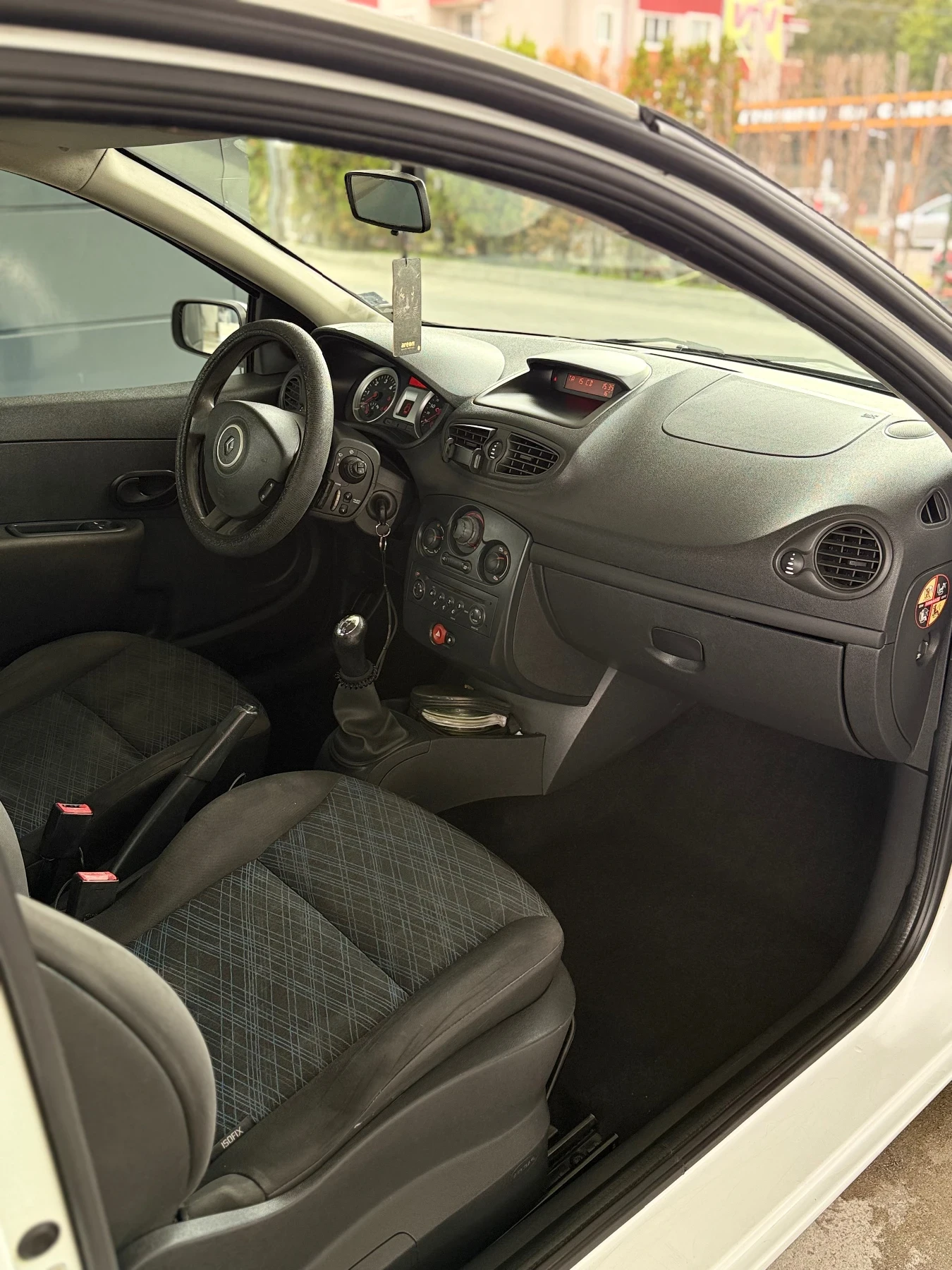 Renault Clio, снимка 6 - Автомобили и джипове - 54579834