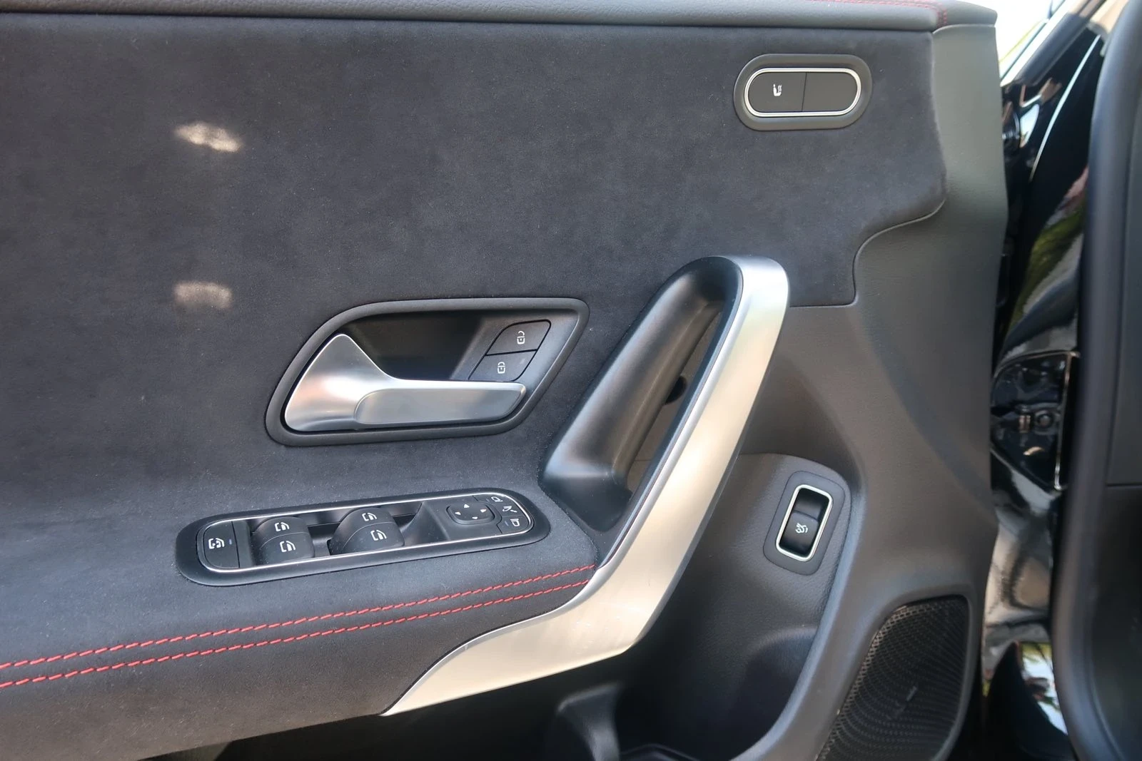 Mercedes-Benz CLA 200 8000км , mild hybrid , снимка 9 - Автомобили и джипове - 54987622