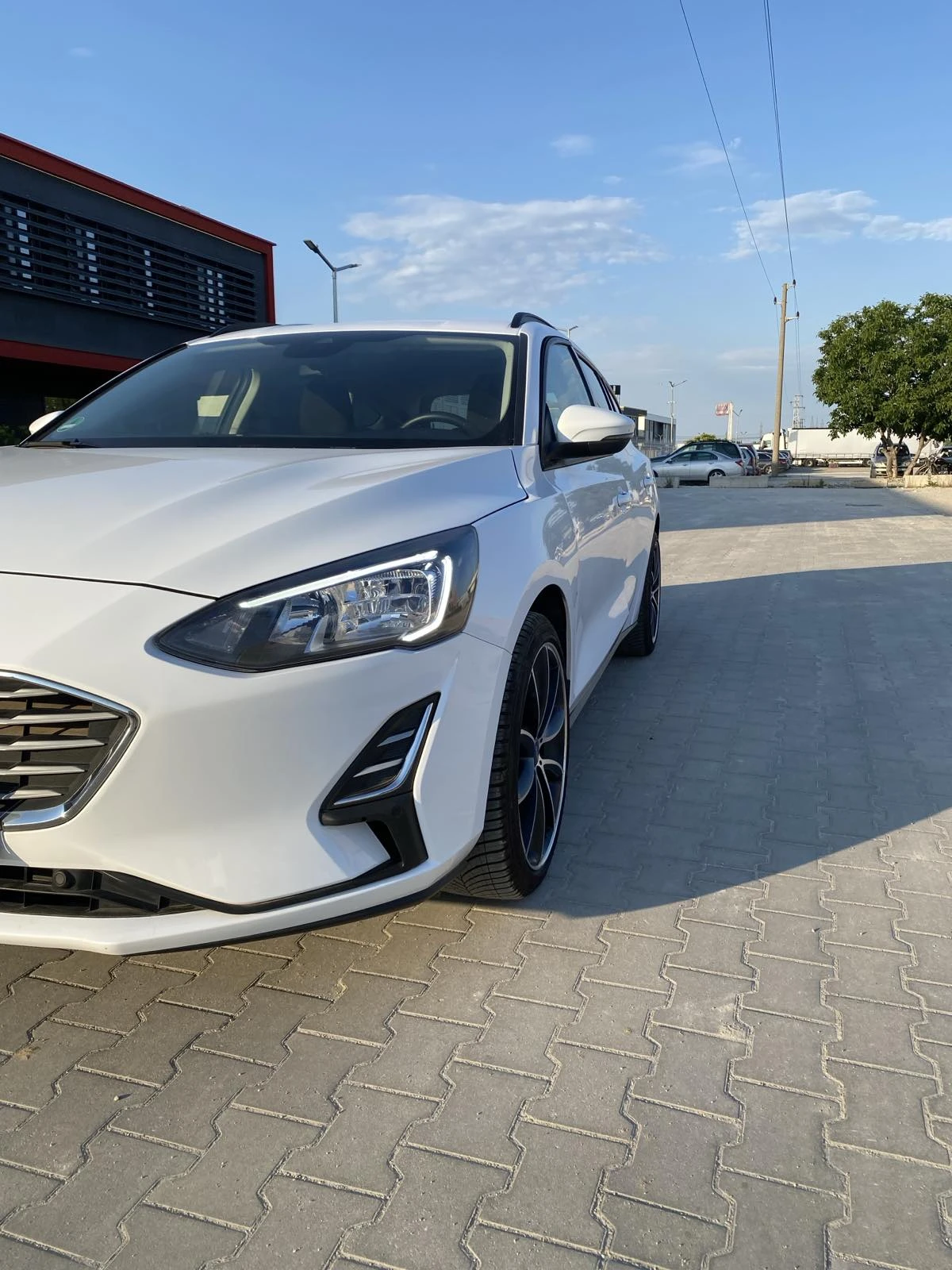 Ford Focus 1.0i, снимка 2 - Автомобили и джипове - 54997683