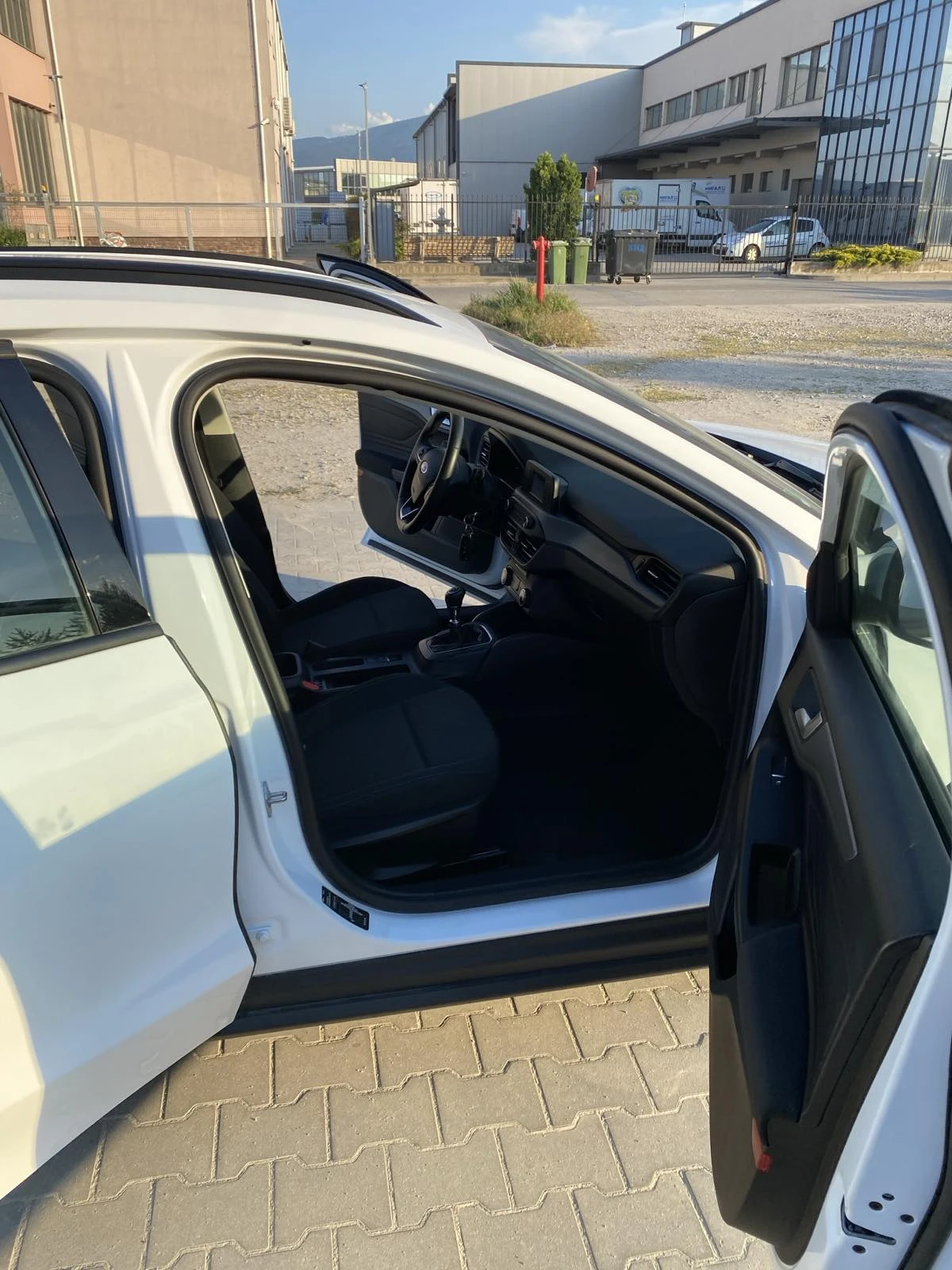 Ford Focus 1.0i, снимка 7 - Автомобили и джипове - 54997683