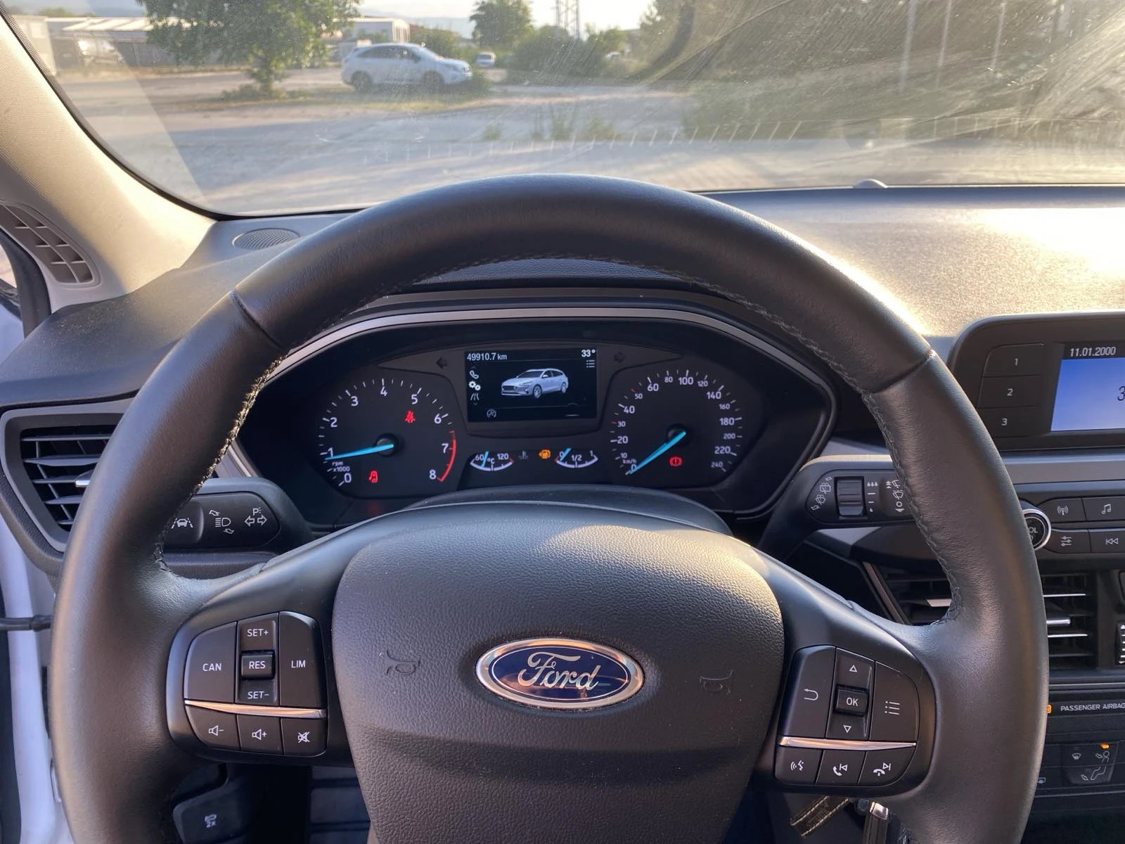 Ford Focus 1.0i, снимка 9 - Автомобили и джипове - 54997683