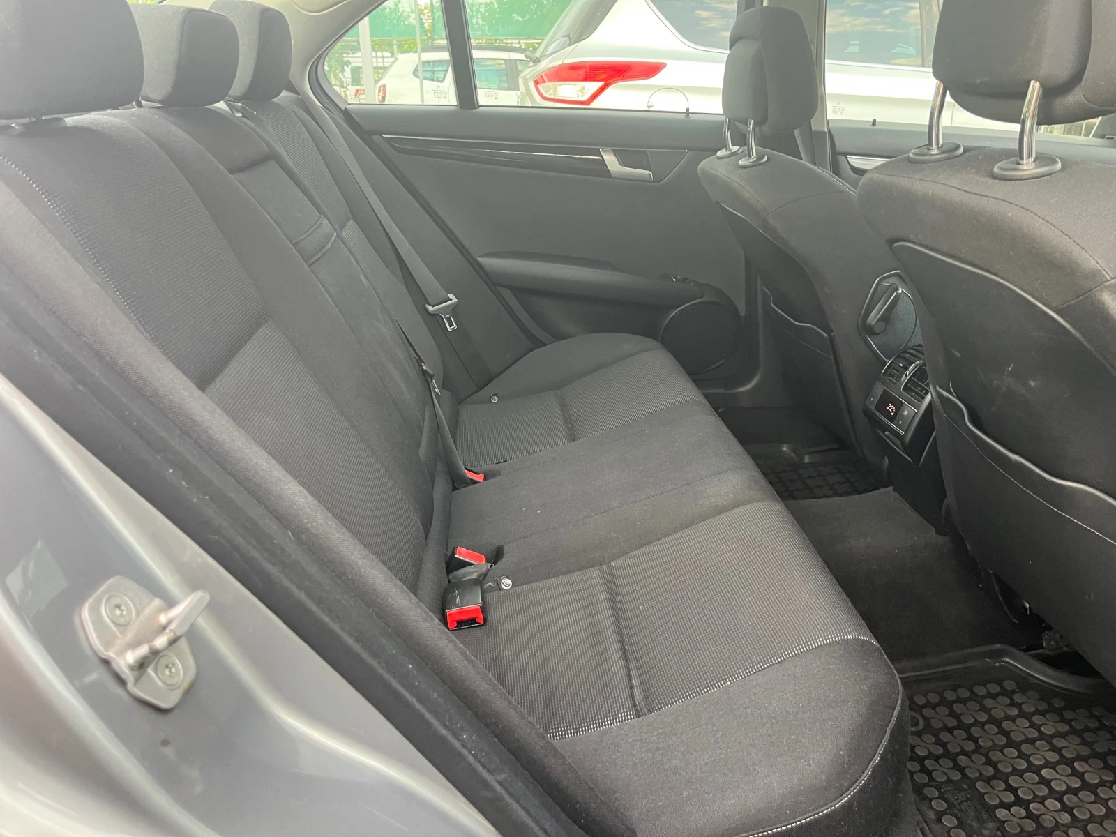 Mercedes-Benz C 220 CDI Avantgarde , снимка 14 - Автомобили и джипове - 55589676