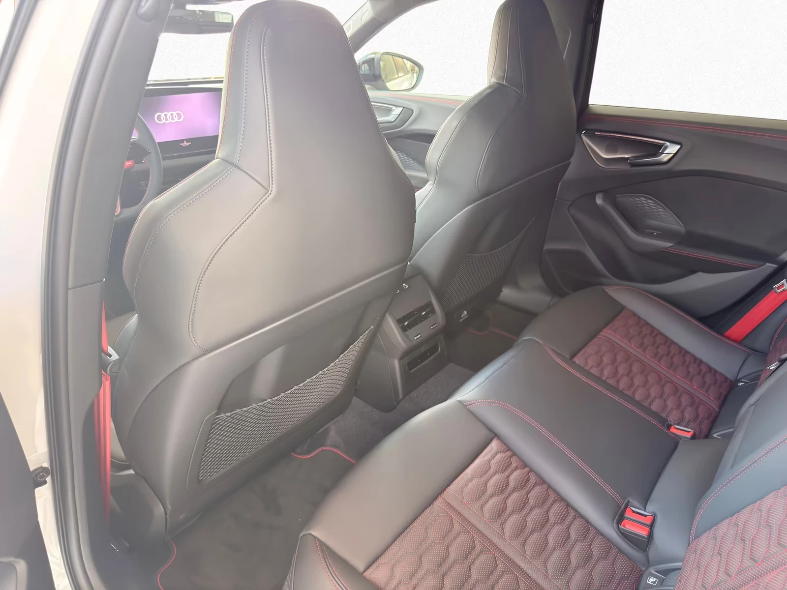 Audi Rs5 NEW 2026 / TECH PRO / B&O / HUD / 360 / MATRIX / , снимка 12 - Автомобили и джипове - 55612879