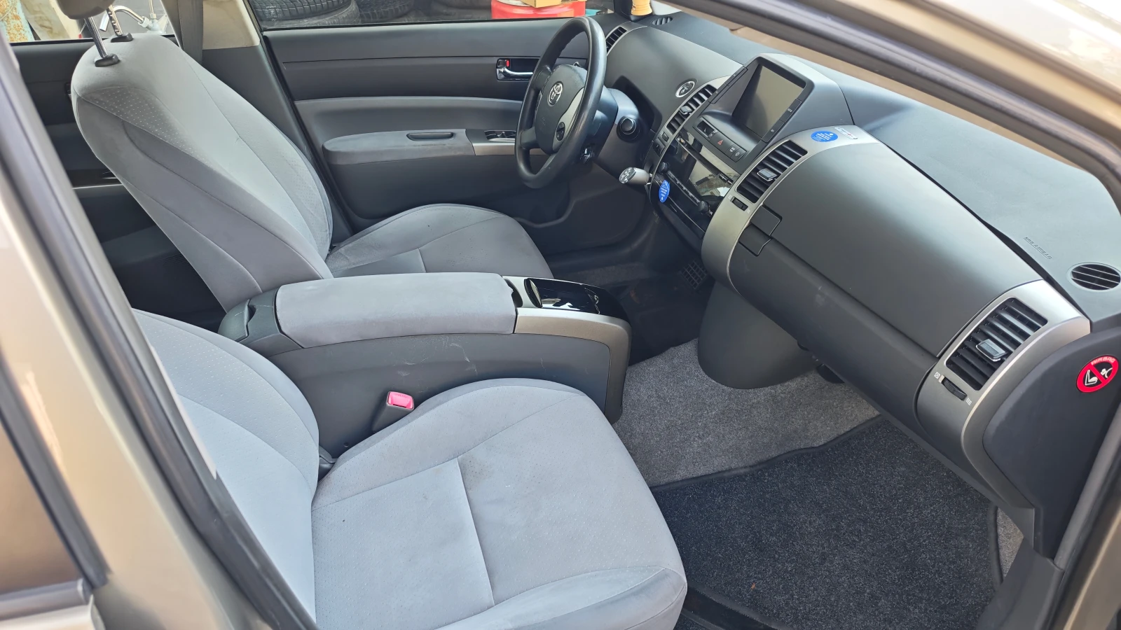 Toyota Prius ШВЕЙЦАРИЯ, снимка 6 - Автомобили и джипове - 55626055
