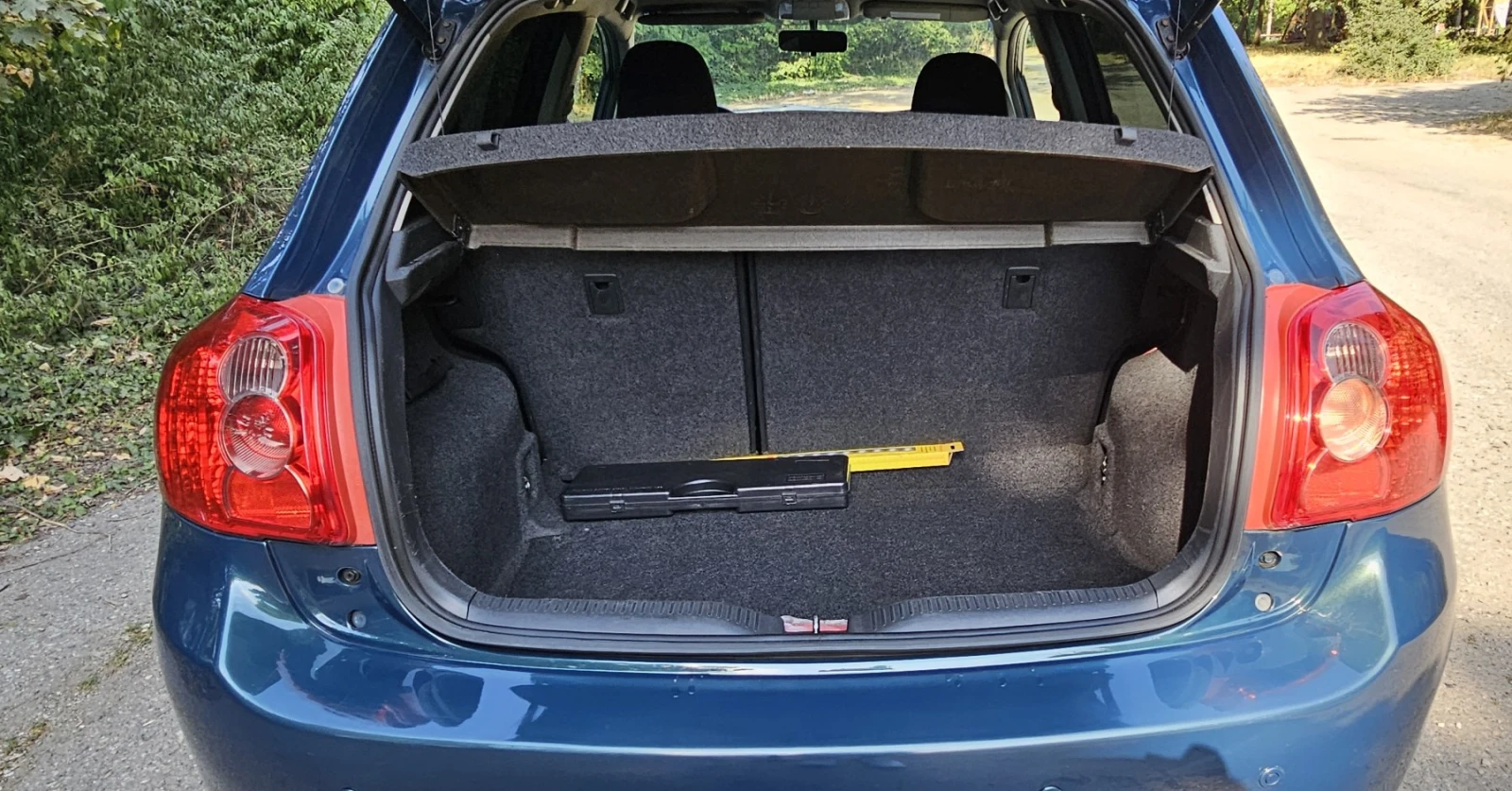 Toyota Auris, снимка 9 - Автомобили и джипове - 55655352