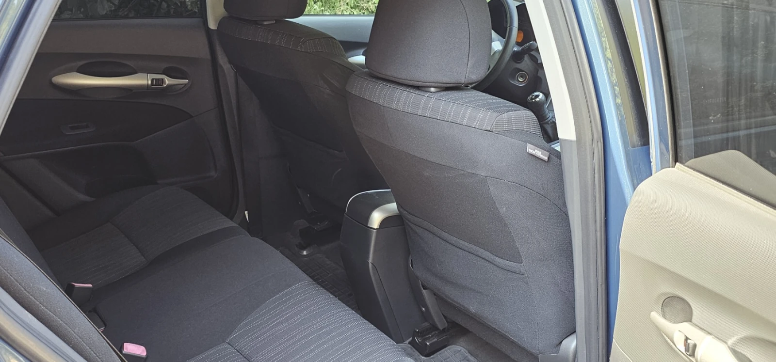 Toyota Auris, снимка 7 - Автомобили и джипове - 55655352