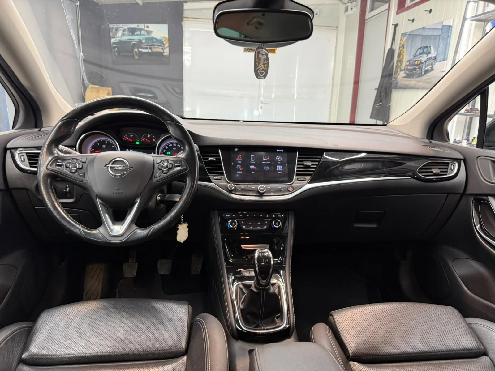 Opel Astra ФУЛ ПАКЕТ, КОЖА, ОБДУХВАНЕ, снимка 12 - Автомобили и джипове - 55660504