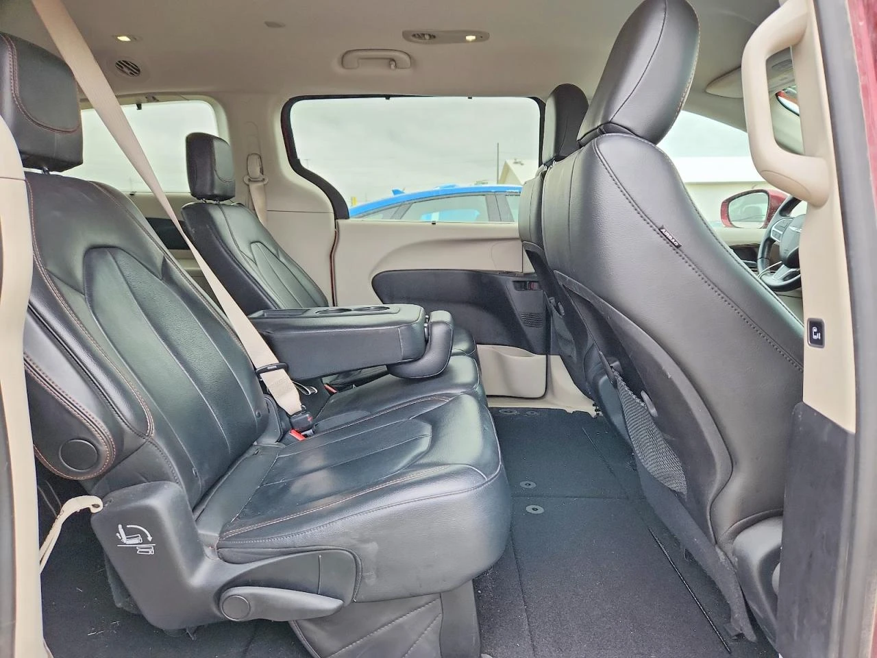 Chrysler Pacifica 3.6l Touring L, снимка 11 - Автомобили и джипове - 55728811