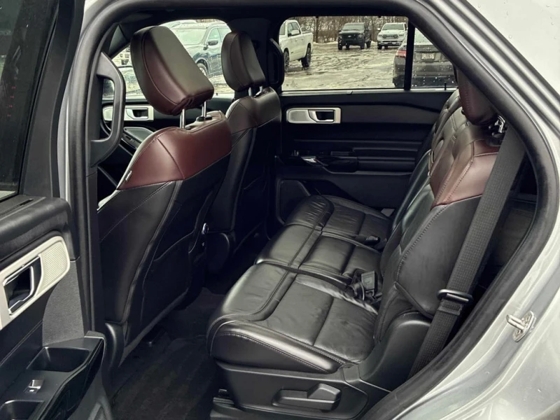 Ford Explorer * Platinum 4WD * CARFAX * БЕЗ ПЪРВОНАЧАЛНА ВНОСКА, снимка 16 - Автомобили и джипове - 52972390