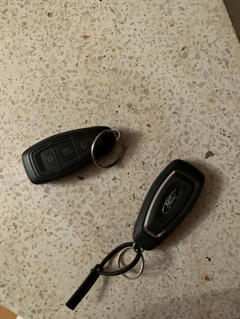 Ford Kuga, снимка 7 - Автомобили и джипове - 52997627